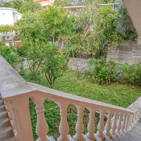 Hostel "Kraljica Snezna " Сутоморе Экстерьер фото